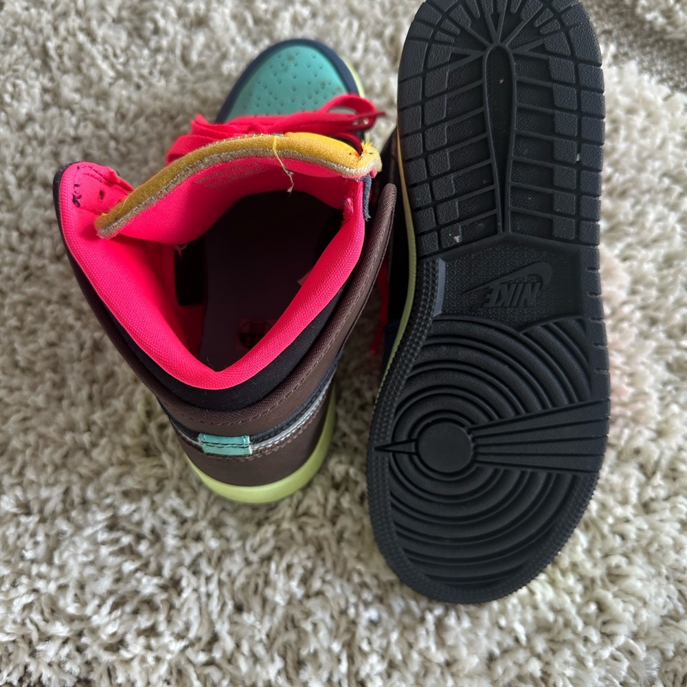 Nike Air High-Top Jordan 1’s Retro Tokyo hack - Picture 4 of 4